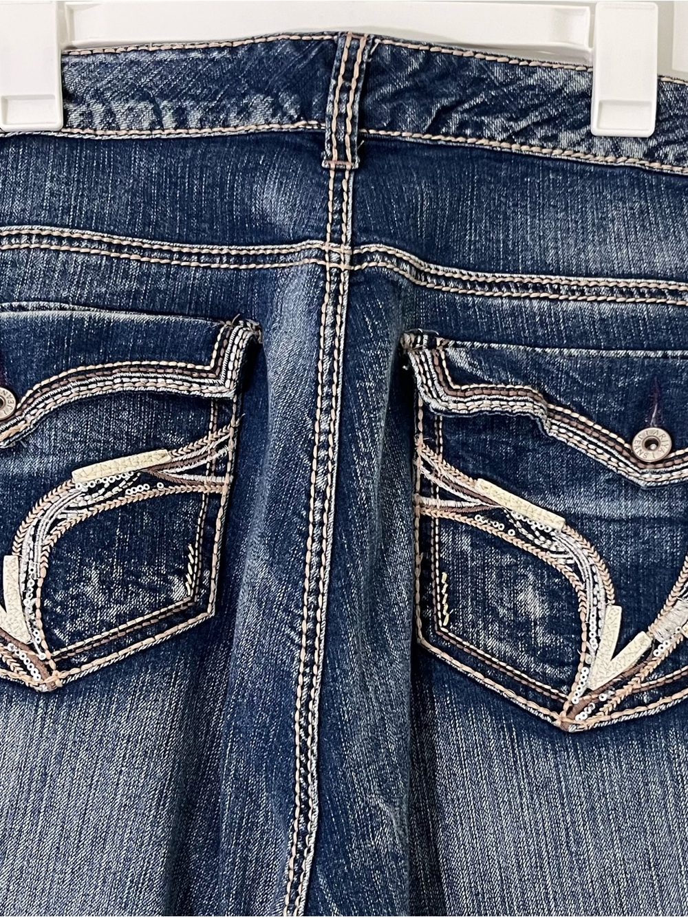 Ariya  Women’s Dark Wash Bootcut Jean Blue with whiskering contrast stitching 3X - Picture 7 of 13